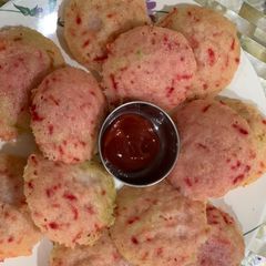 A picture of Pink Idli.
