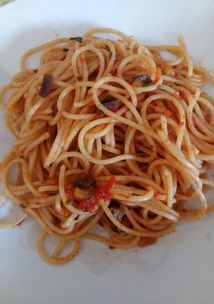 A picture of Spicy aubergine spaghetti.