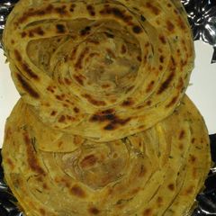 A picture of Garlic Coriander Lachha Paratha.