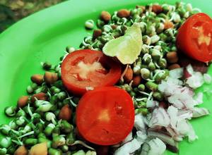 Lunchbox Vegetable Salad Recipe by Senguttuvan Subburathina - Cookpad