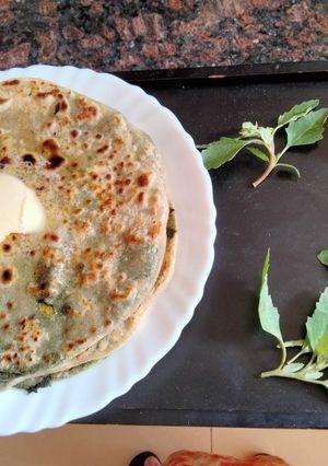 A picture of Gingery Bathua Paratha.