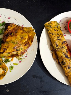બેસન ના ચીલા (besan na Chila Recipe in Gujarati) રેસીપી મુખ્ય ફોટો