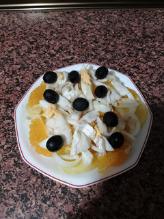 Una foto de Ensalada Malagueña de patata, naranja y bacalao