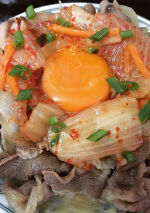 Hình của món Cơm Thịt bò kiểu Nhật (gyudon).
