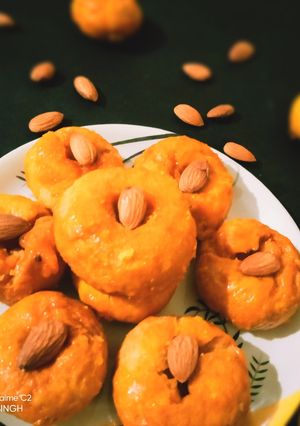 A picture of बालूशाही.