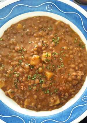 Una foto de Lentejas Especiadas con Patatas a la Mantequilla