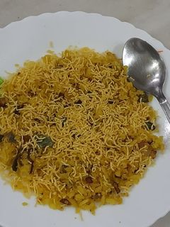 બટાકા પૌવા (Bataka Pauva Recipe In Gujarati) રેસીપી મુખ્ય ફોટો