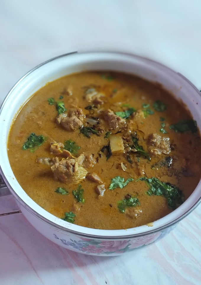 அரைத்து விட்ட கறி கிழங்கு குழம்பு செய்முறை முக்கிய புகைப்படம்