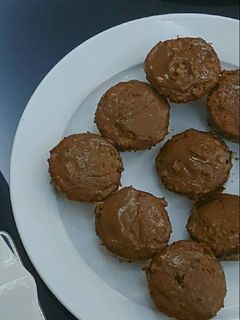 صورة لوصفة بسبوسة الجلاكسي محشوة بالجلاكسي😍🍫🍰