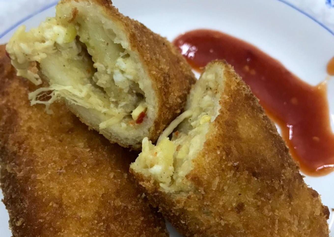 Chicken cheese bread roll