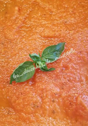 Une photo de Coulis de tomate basilique #été