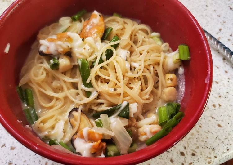 Recipe of Award-winning Lauren&#39;s Seafood Pastaghetti