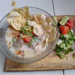 A picture of Soto Betawi.