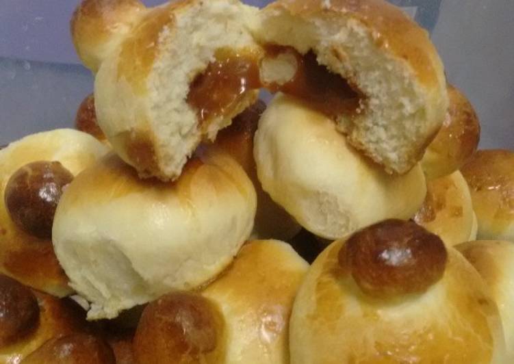 Brioche con relleno de dulce de leche