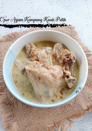 Foto resep Opor Ayam Kampung Kuah Putih