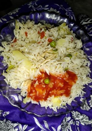 A picture of Egg fried rice 🍚.