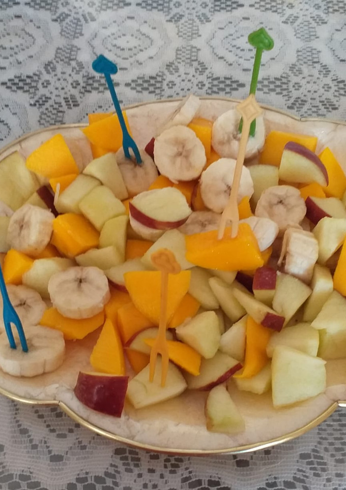 फ्रूट चाट (fruit chaat recipe in Hindi) रेसिपी मुख्य फोटो