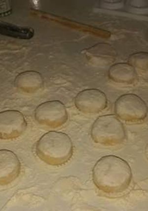 Una foto de Sorrentinos de jamón y queso caseros