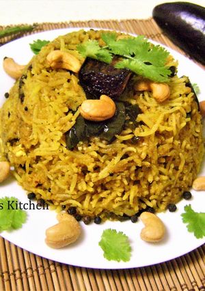 A picture of Maharashtrian Vangi Bhaat.