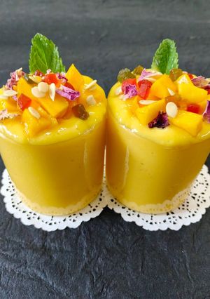 रजवाड़ी मैंगो लस्सी Rajwadi Mango lassi (गर्मियों में ताजगी से भरपूर मैंगो लस्सी बनाएं मात्र 5 मिनट में) रेसिपी मुख्य फोटो