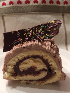 Una foto de Tronco de Navidad con chantilly de chocolate