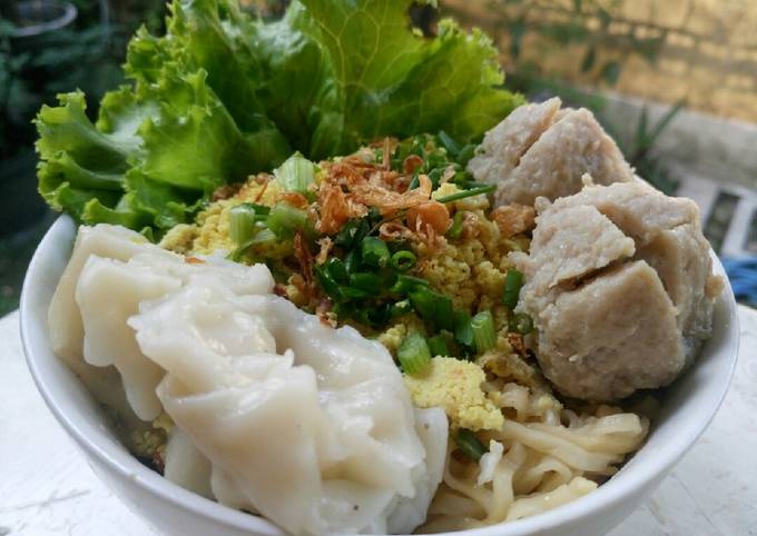 Resep Mie Pangsit Ayam Kuah Mudah oleh Laksana13 - Cookpad