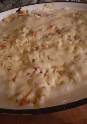 Una foto de Lasagna con salsa blanca