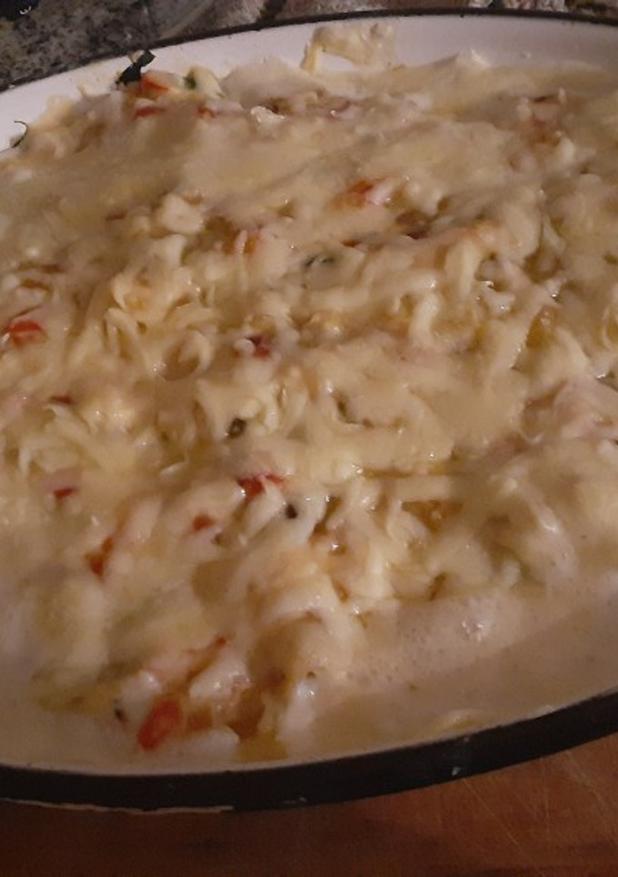Una foto de Lasagna con salsa blanca