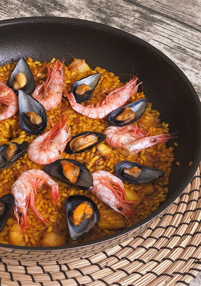 Una foto de Arroz de Rape y Calamares