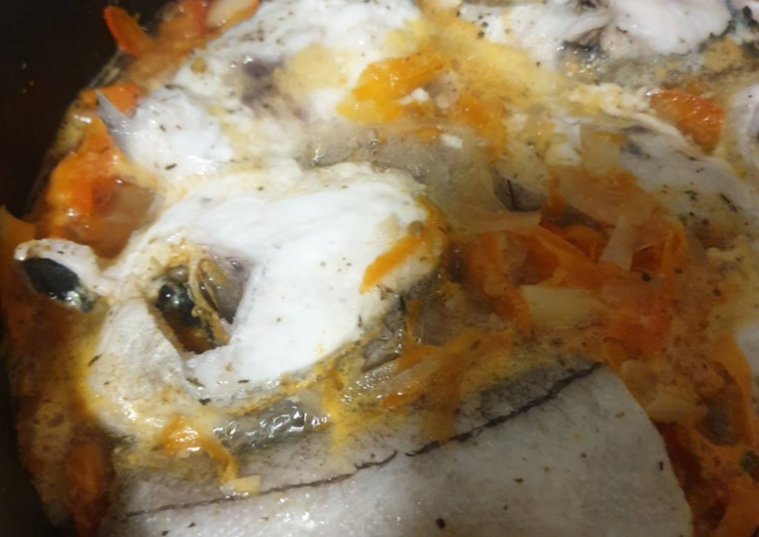 Пикша в духовке под сметанным соусом