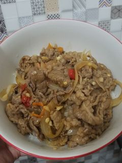 Foto resep Beef Bowl Blackpaper ala Yoshinoya (halal)