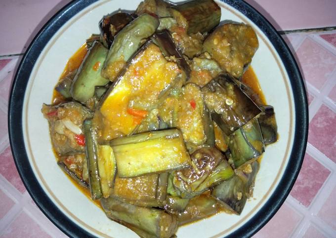 Resep gampang membuat Terong ungu bumbu sambal pedas  lezat