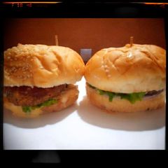 A picture of Veg burger.