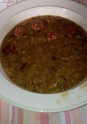 Una foto de Frijoles chinos con chorizo canario