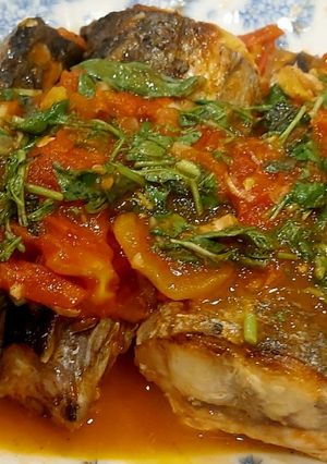 Hình của món Đuôi cá thu sốt cà.