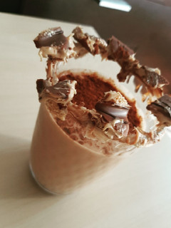 Una foto de Batido de kinder bueno y helado