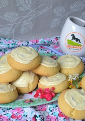 Una foto de Pepas de limón y membrillo con cobertura de chocolate🫣