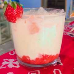 รูปของ 🍓Yakult Strawberry Milk🍓