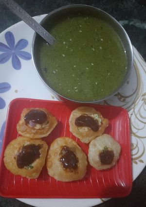 A picture of Pani Puri.