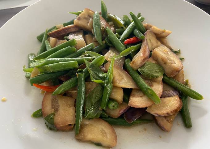 Stirred Fried Brinjals and Green Beans👍