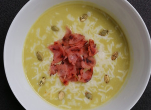 Spárgakrémleves recept fotója