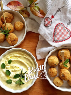 Foto di Polpette di ceci con salsa yogurt