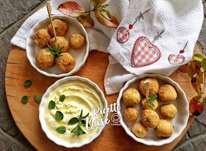 Foto di Polpette di ceci con salsa yogurt