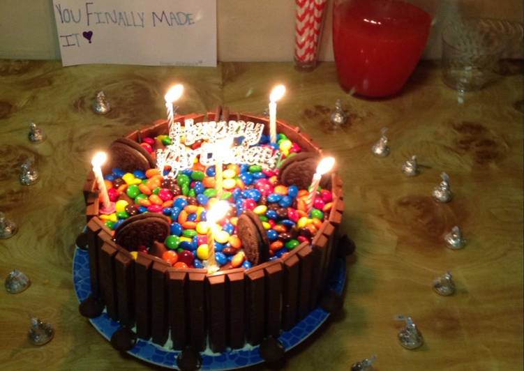 Steps to Make Homemade Kit Kat birthday cake