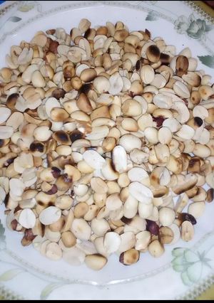 A picture of Roasted peanuts.