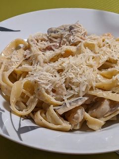 Una foto de Tagliatelle alla mia salsa di terra e mare