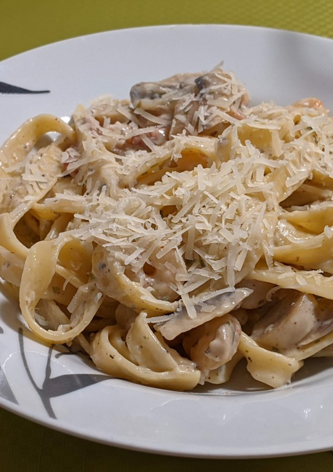 Una foto de Tagliatelle alla mia salsa di terra e mare