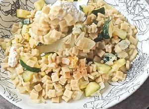 Une photo de Risotto de crozets au sarrasin et dés de courgettes