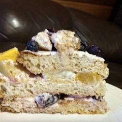 A picture of Cockney triple fruit pie.
