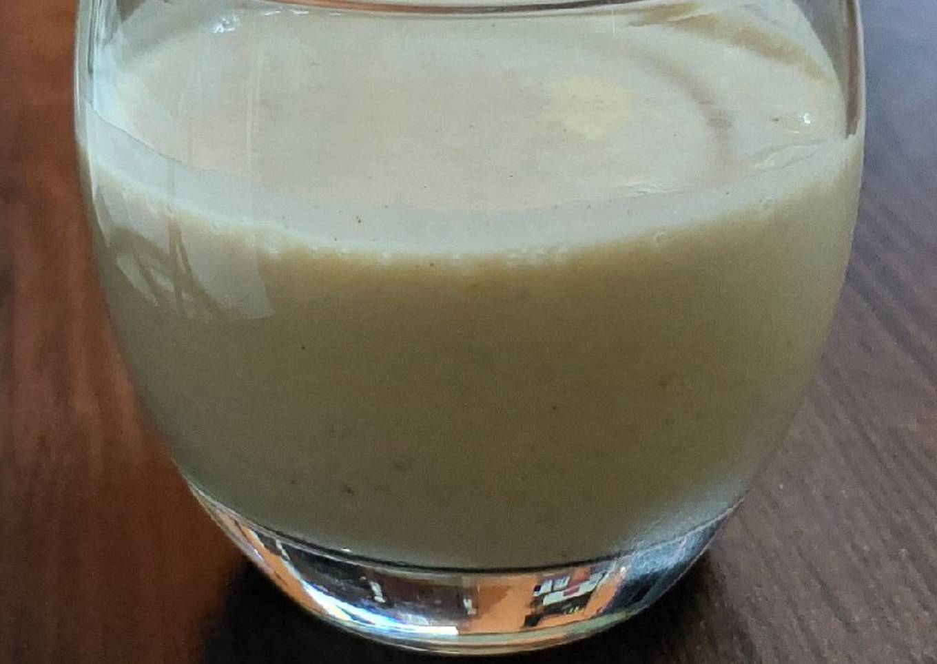 Banana dates smoothie